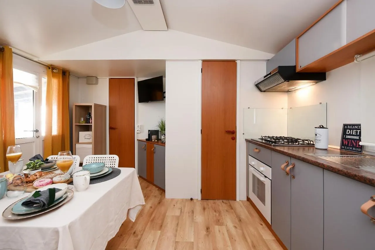 Prázdninový dům Mia Mobile Home With Jacuzzi Ždrelac Chorvatsko