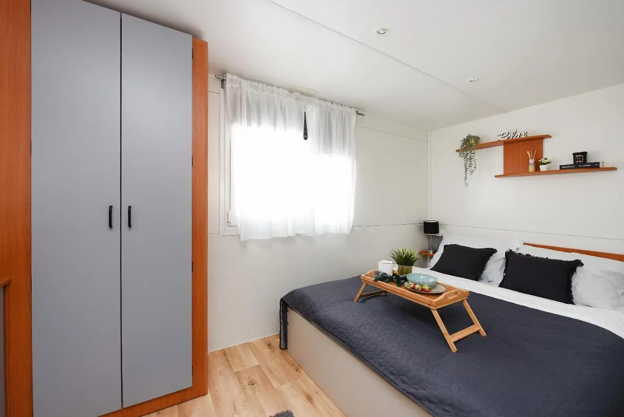 Prázdninový dům Mia Mobile Home With Jacuzzi Ždrelac Chorvatsko