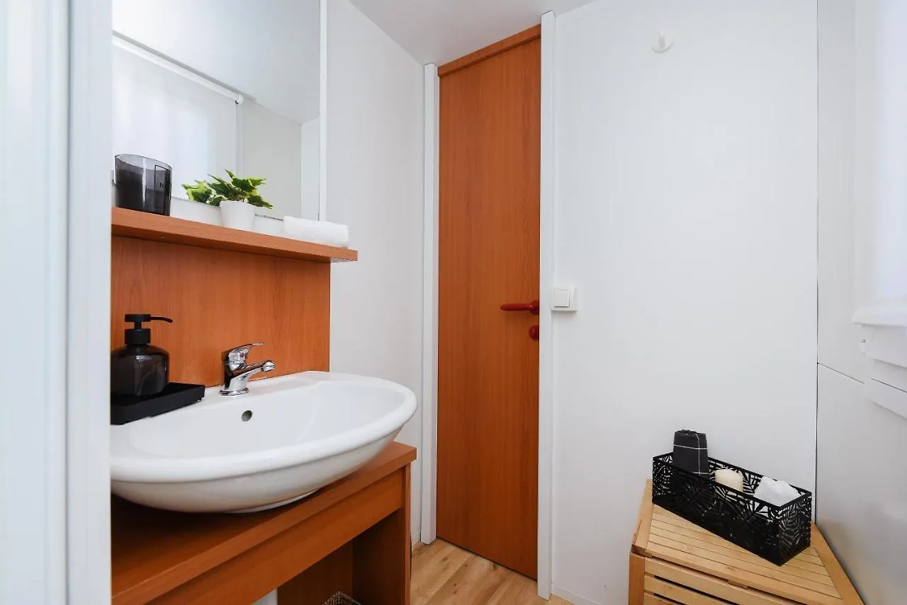 Mia Mobile Home With Jacuzzi Ždrelac