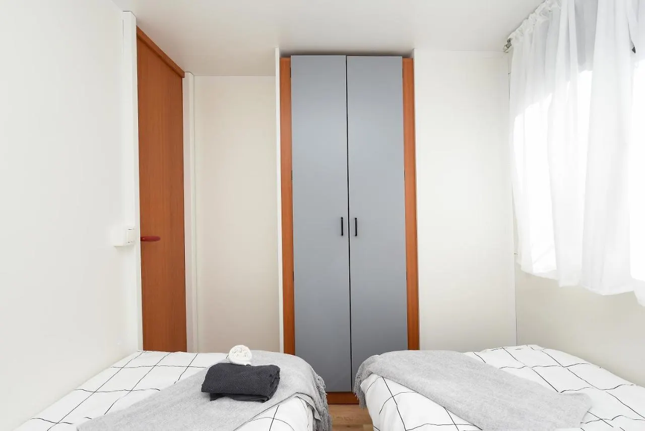 Holiday home Mia Mobile Home With Jacuzzi Zdrelac